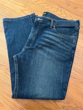 Lee’s Men’s Relaxed Fit Straight Leg Jeans 42W 32L